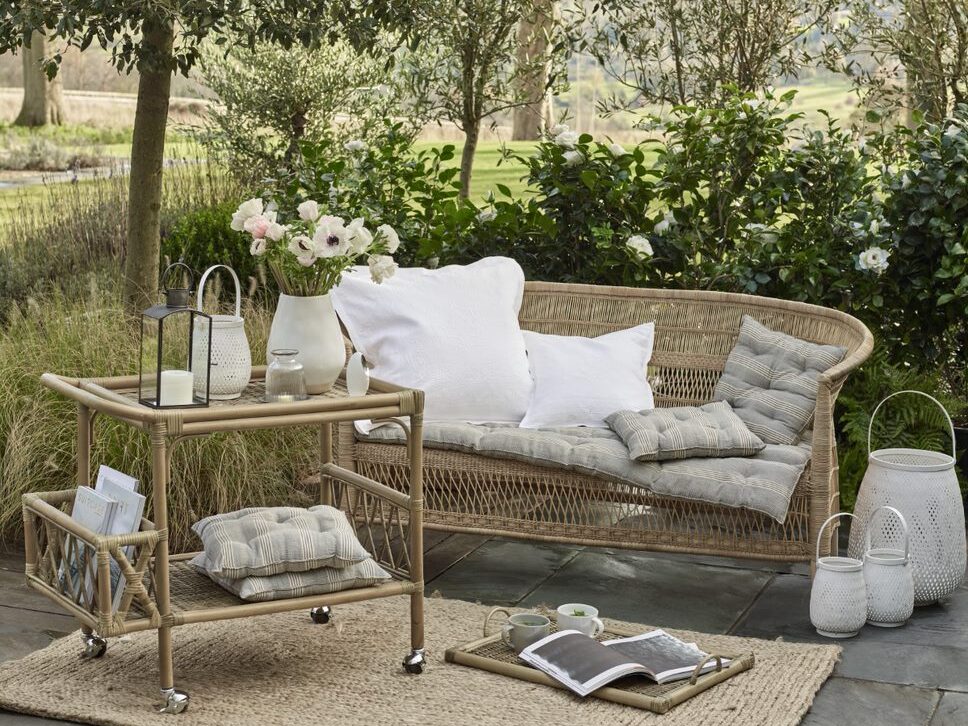 Buying Outdoor Furniture For Your New Family Room