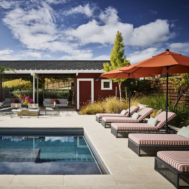Give Your Outdoor Pool Area a Resort-Like Aesthetic With Patio Loungers