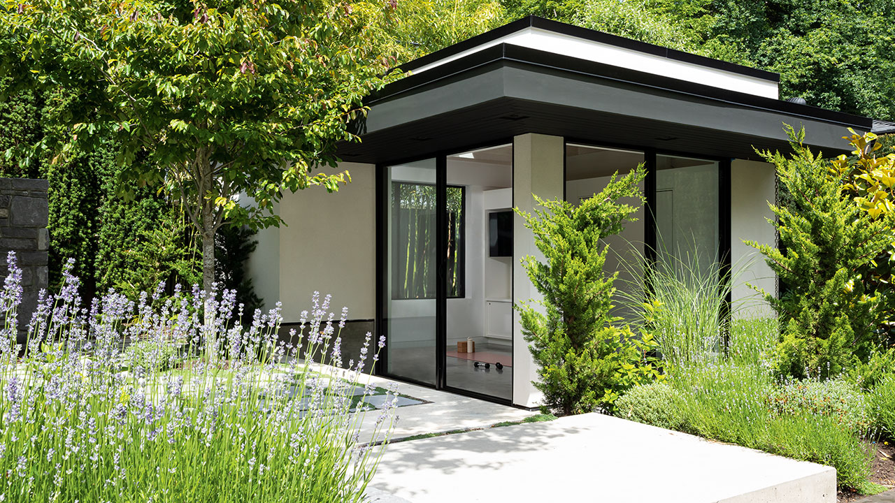How to Use Lawn and Patio Decor to Transform Your Backyard Into a Stylish Extra Room