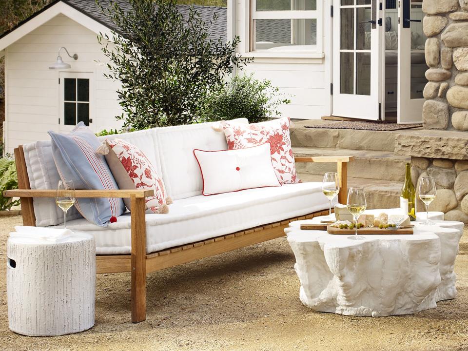 Make the Most of Your Backyard This Summer With Patio Furniture Clearance