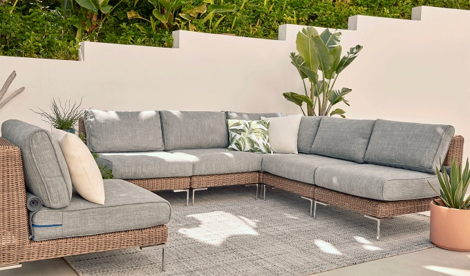 How to Find the Best Outdoor Lawn Furniture Sale