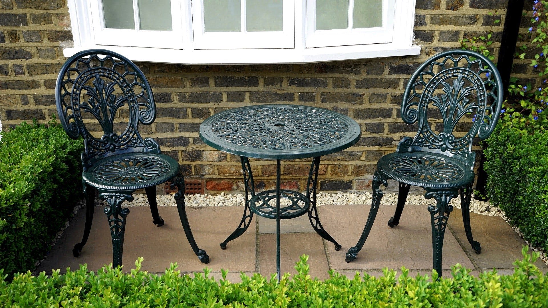 How to Choose the Right Outdoor Furniture For Rent in Jersey City