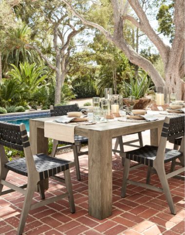 Clearance Pool Furniture – How to Get the Best Deals on Essential Backyard Items