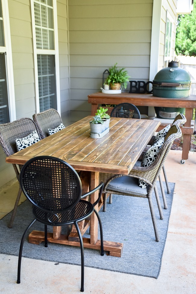 How to Elevate Your Outdoor Living Space With a Patio Set
