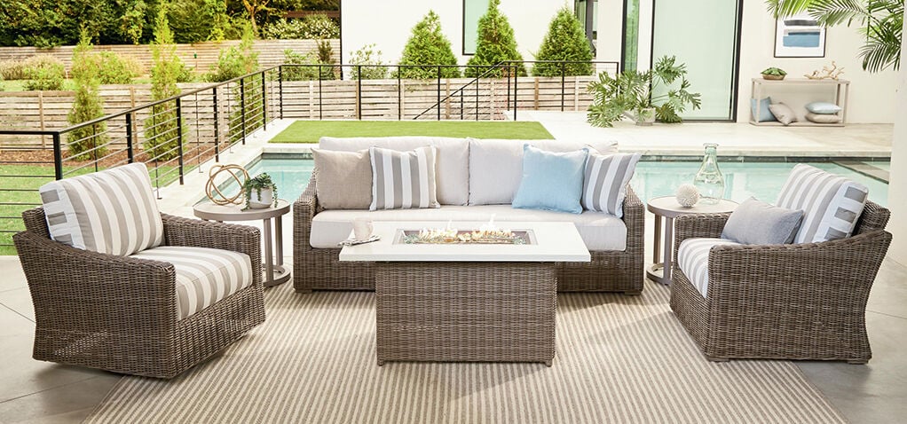Refine Your Outdoor Patios With Durable Seating Sets
